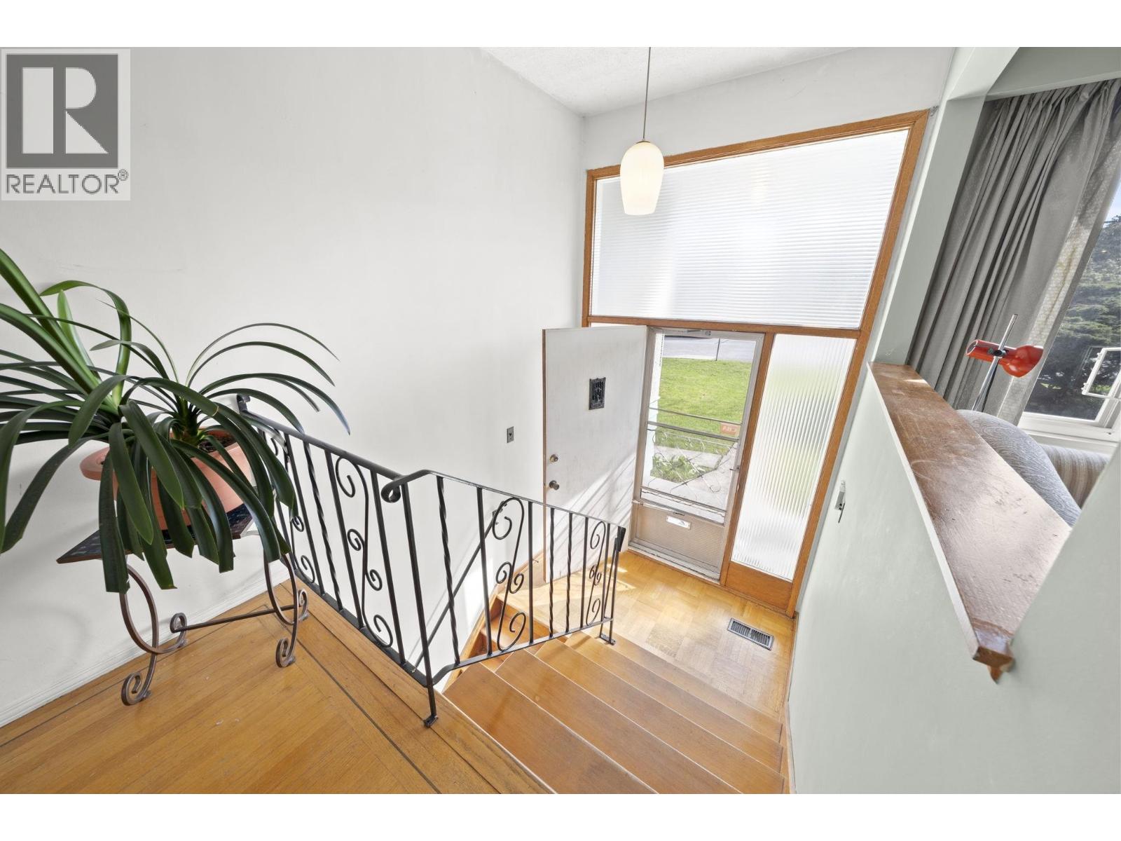 3783 Price Street, Burnaby, British Columbia  V5G 2K9 - Photo 8 - R3105052