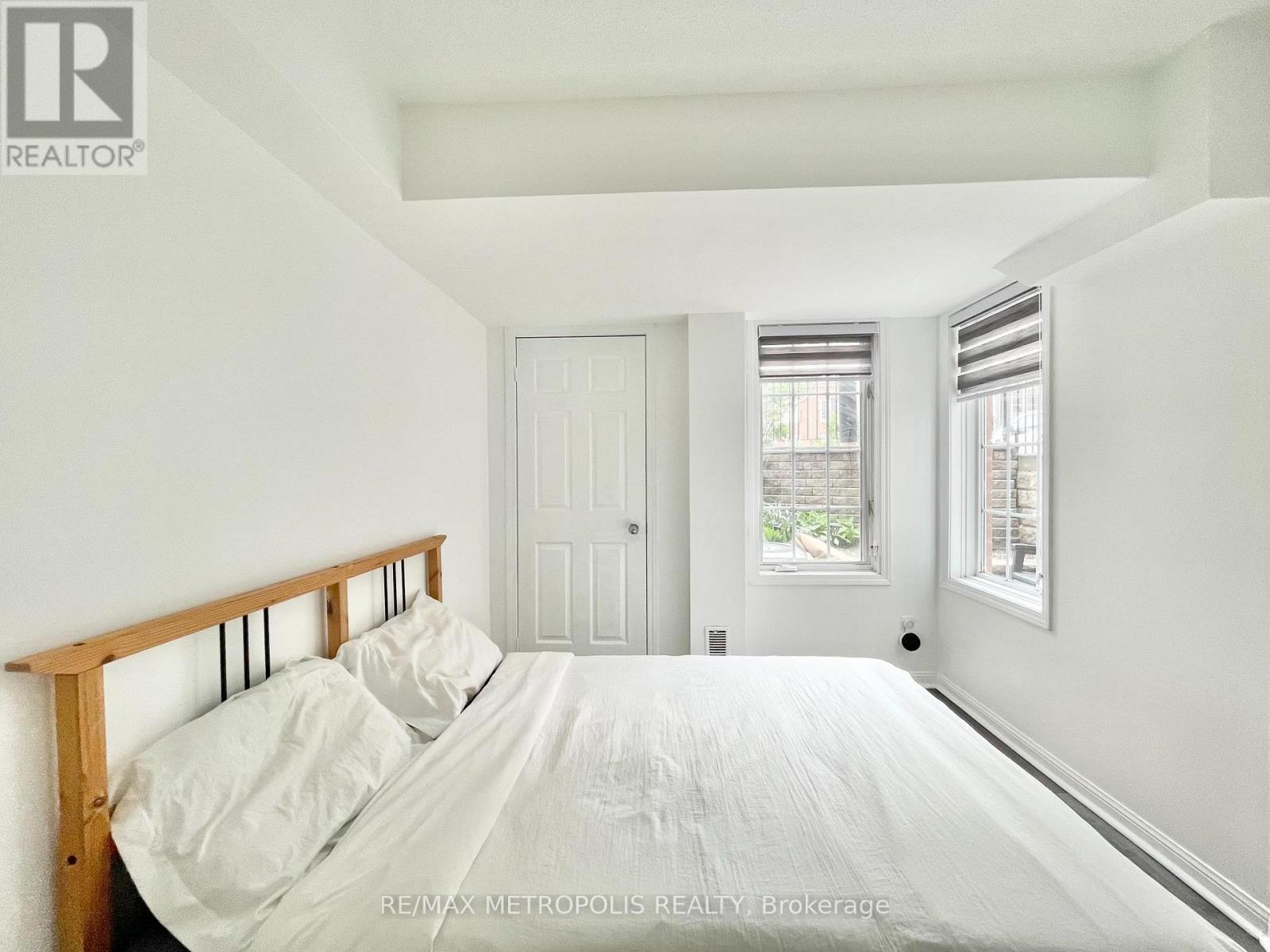 38 - 11 Niagara Street W, Toronto, Ontario  M5V 3N9 - Photo 3 - C12937408