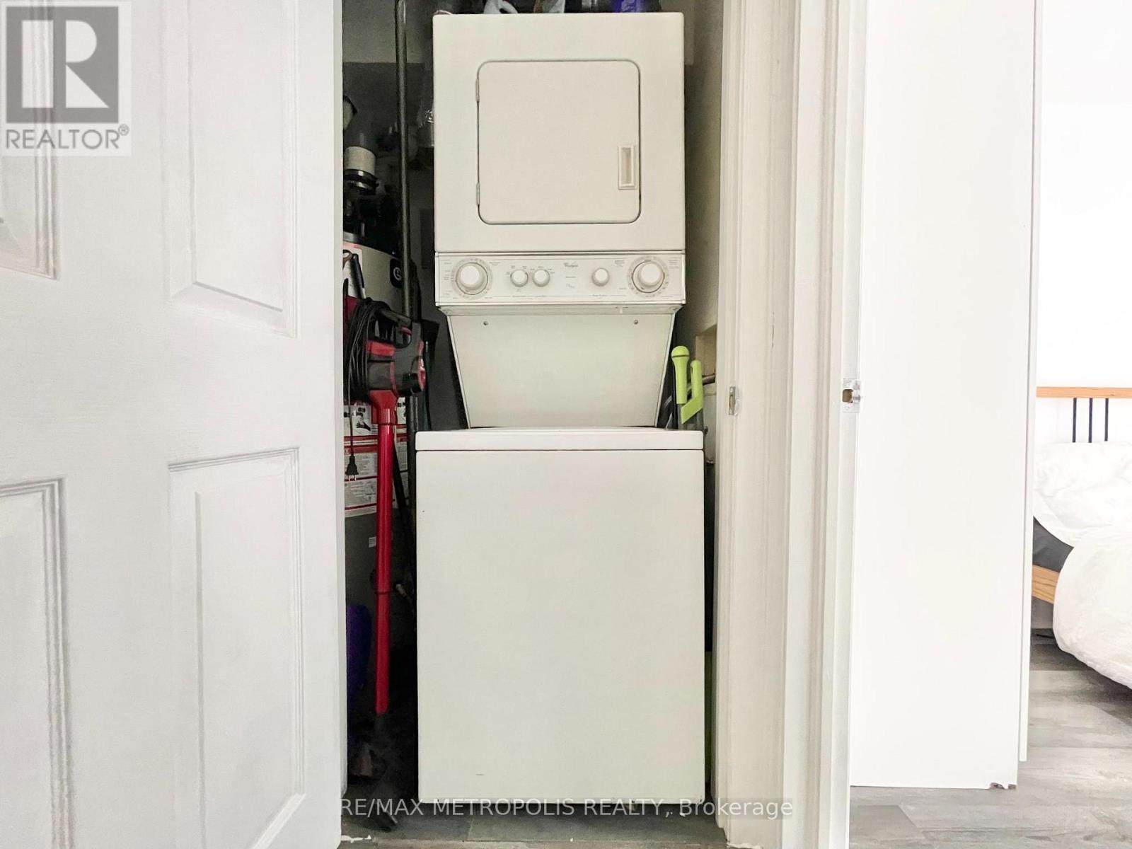 38 - 11 Niagara Street W, Toronto, Ontario  M5V 3N9 - Photo 4 - C12937408