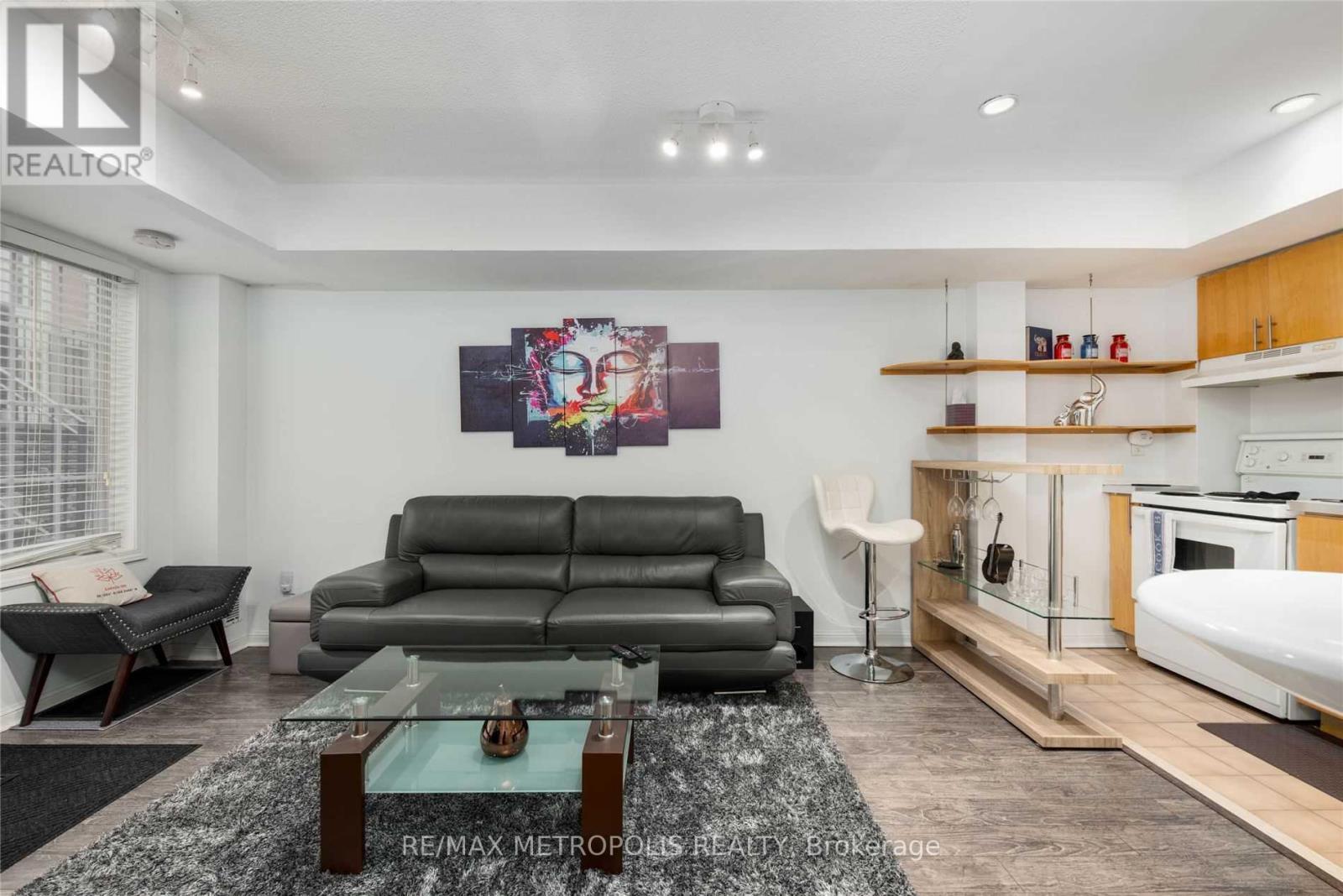 38 - 11 Niagara Street W, Toronto, Ontario  M5V 3N9 - Photo 6 - C12937408