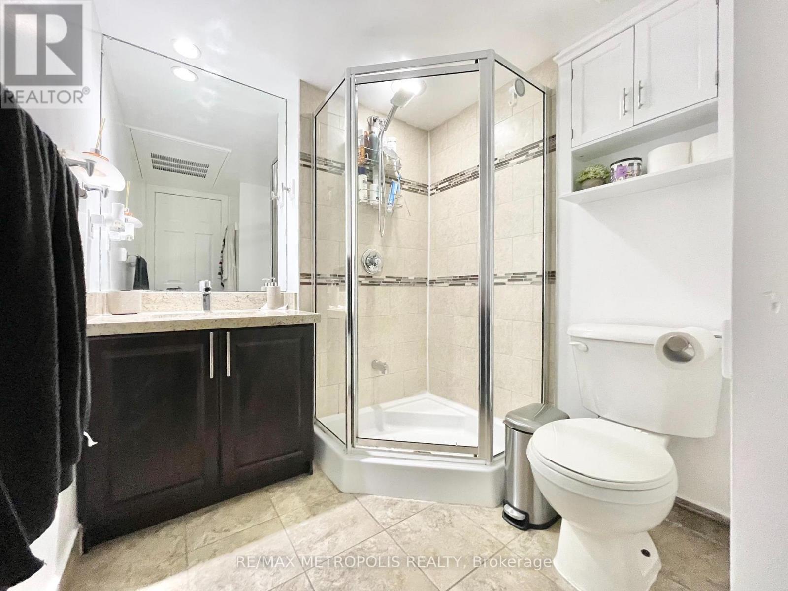 38 - 11 Niagara Street W, Toronto, Ontario  M5V 3N9 - Photo 7 - C12937408