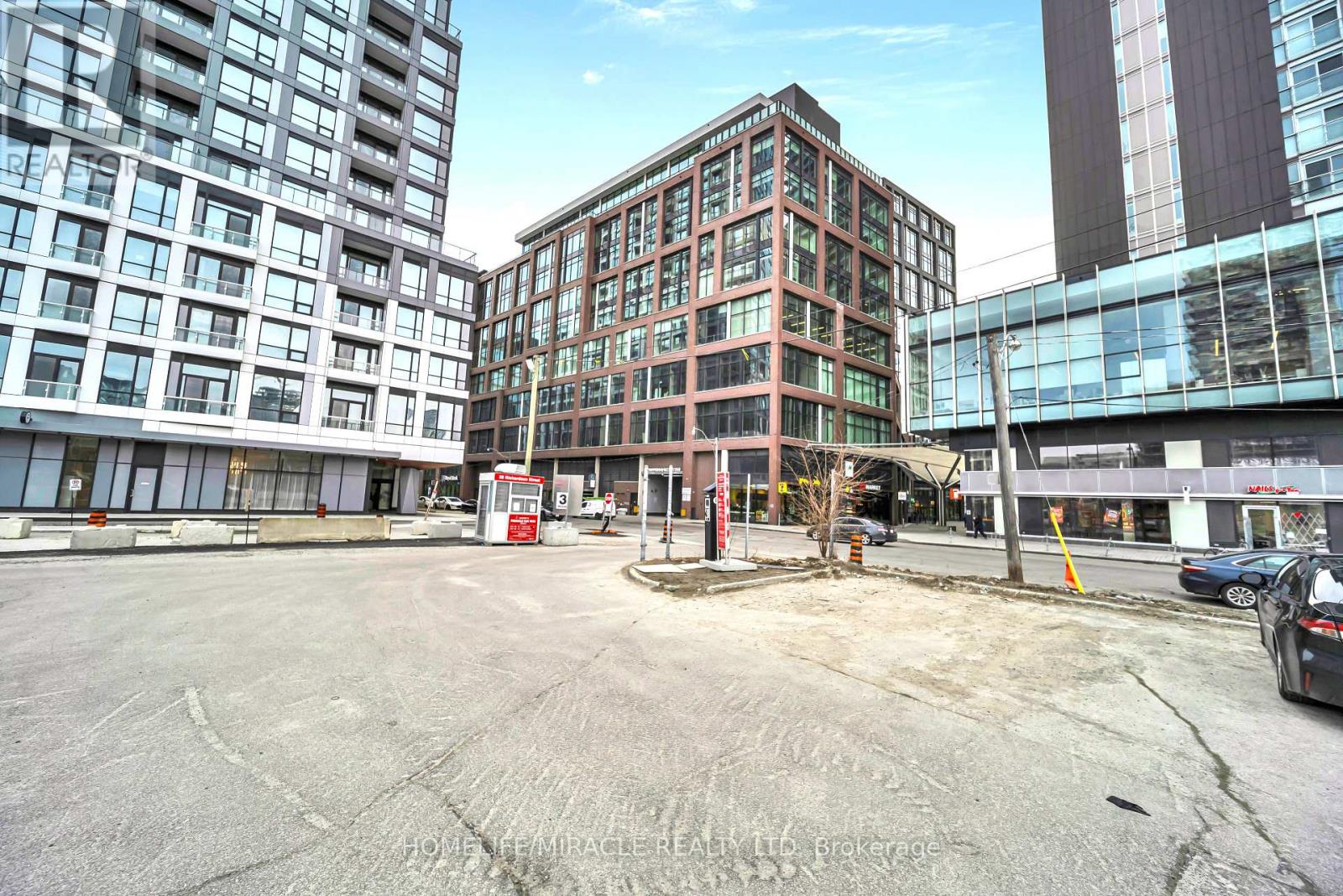 721 - 130 Queens Quay E, Toronto, Ontario  M5A 3Y5 - Photo 5 - C12937418