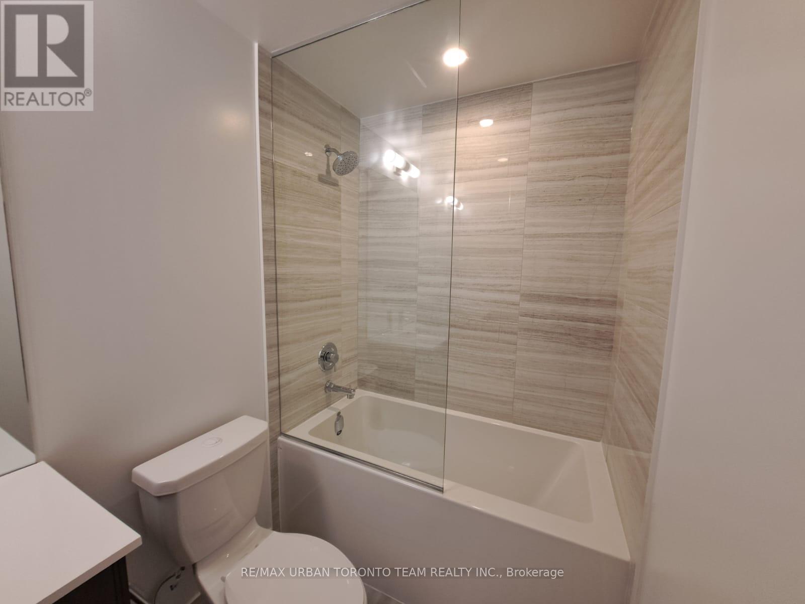 3016 - 180 Front Street E, Toronto, Ontario  M5A 0K9 - Photo 15 - C12937426