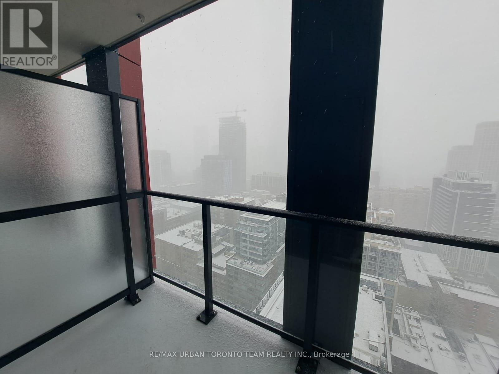 3016 - 180 Front Street E, Toronto, Ontario  M5A 0K9 - Photo 7 - C12937426