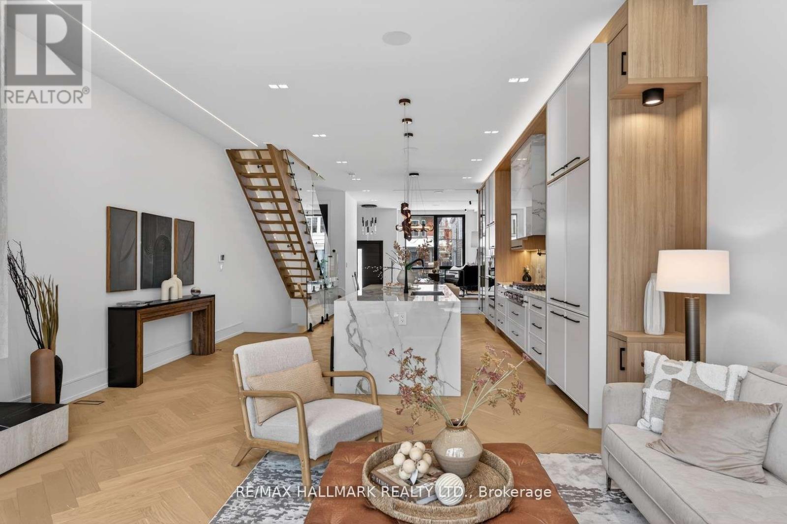 10 Wheeler Avenue, Toronto, Ontario  M4L 3V2 - Photo 9 - E12937402