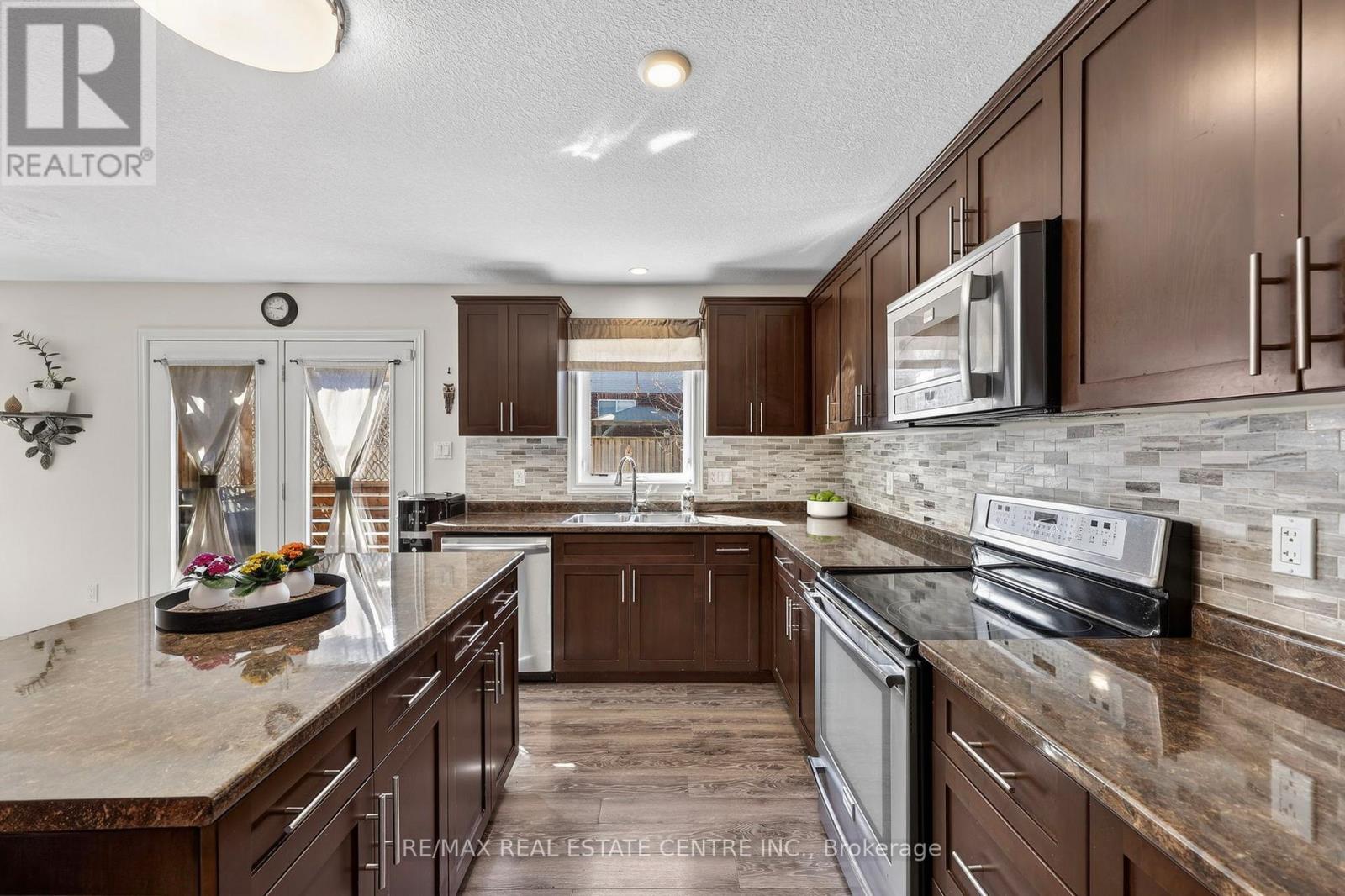 14 Sandringham Circle, Orangeville, Ontario  L9W 0A5 - Photo 18 - W12869334