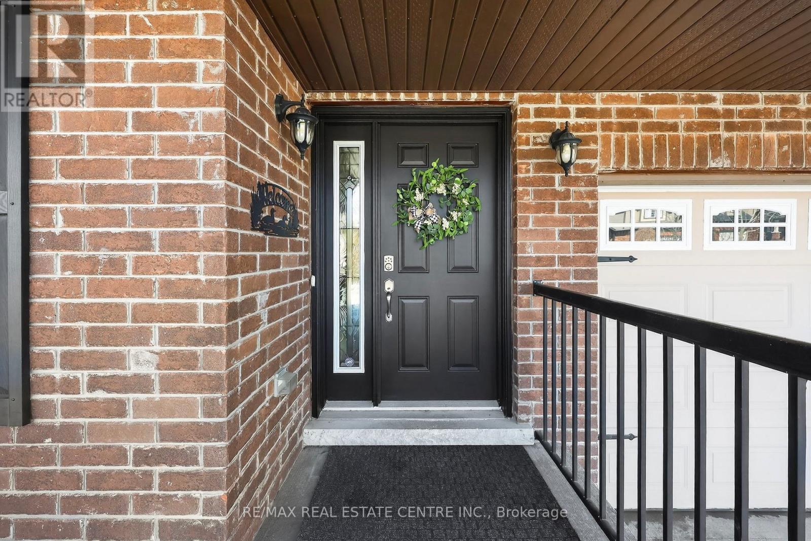 14 Sandringham Circle, Orangeville, Ontario  L9W 0A5 - Photo 5 - W12869334