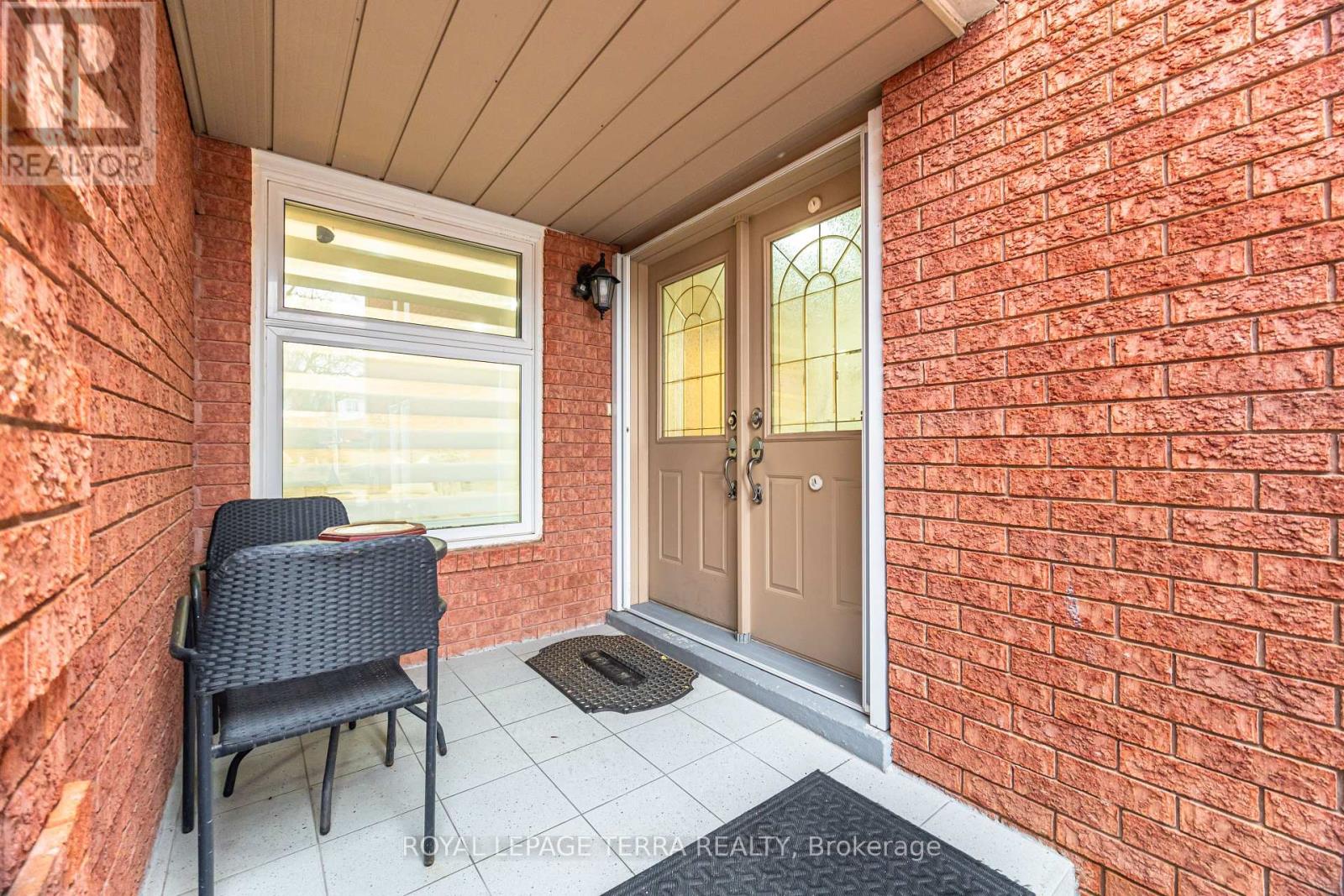 3423 Nighthawk Trail, Mississauga, Ontario  L5N 6G4 - Photo 2 - W12929904