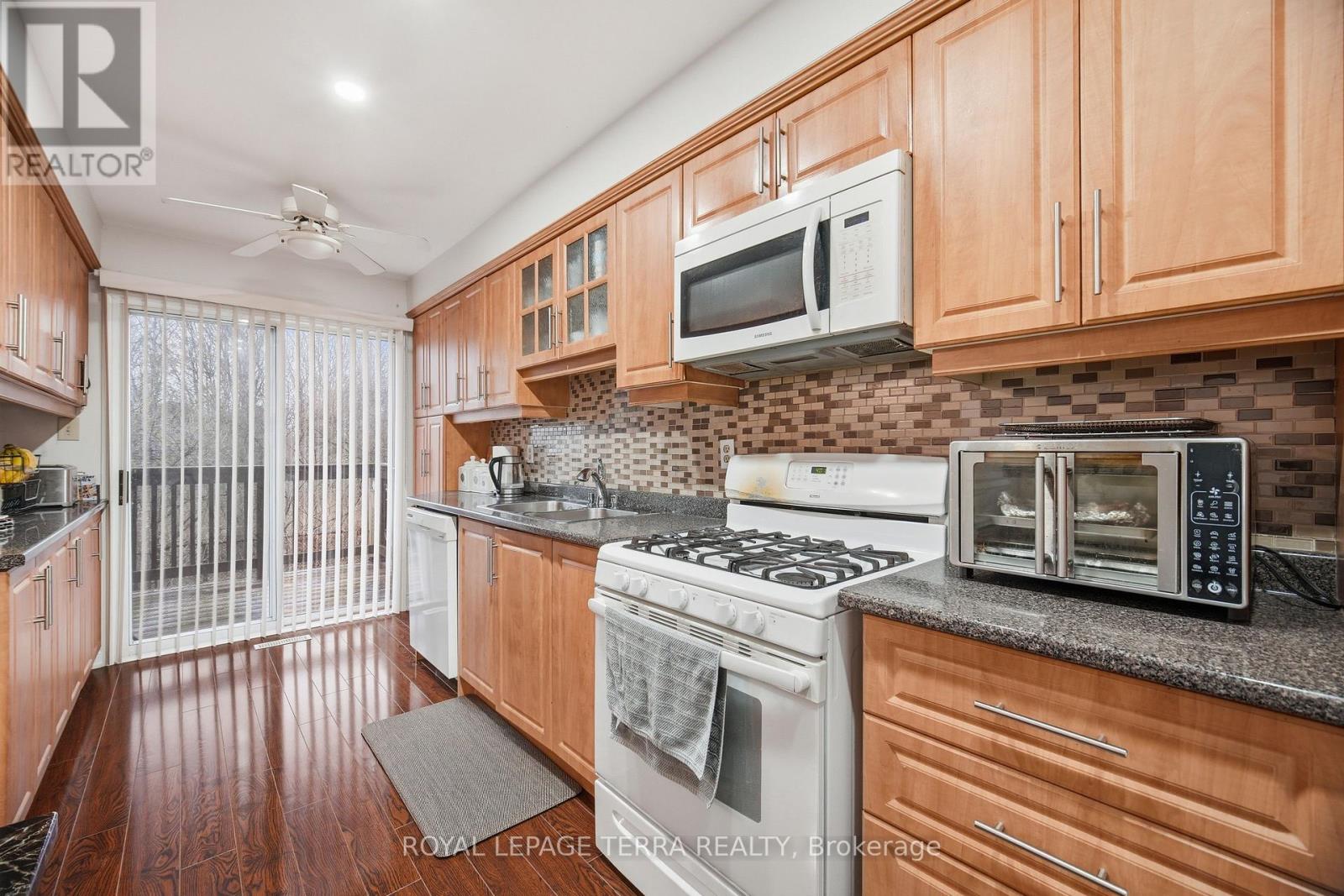 3423 Nighthawk Trail, Mississauga, Ontario  L5N 6G4 - Photo 15 - W12929904