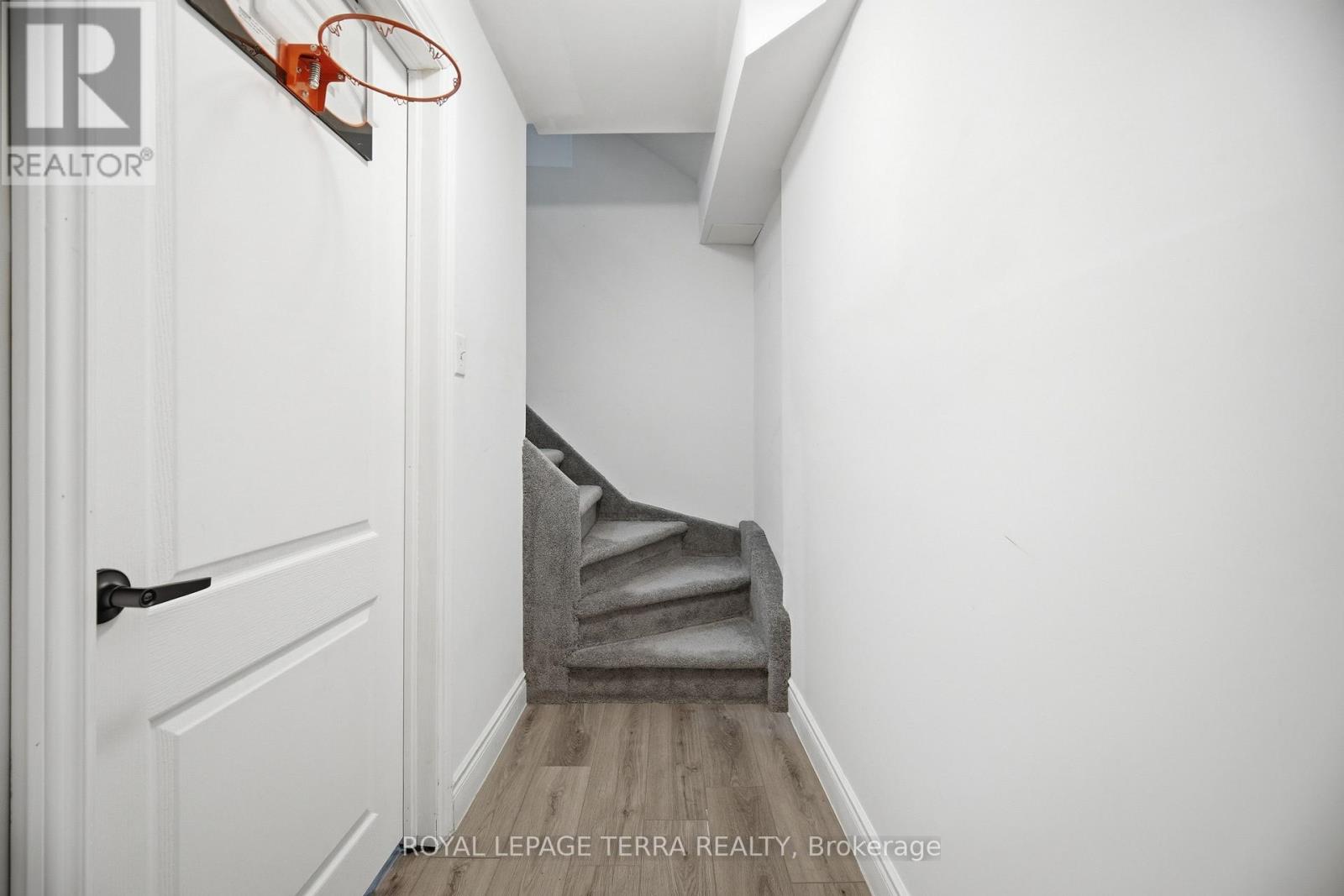 3423 Nighthawk Trail, Mississauga, Ontario  L5N 6G4 - Photo 35 - W12929904