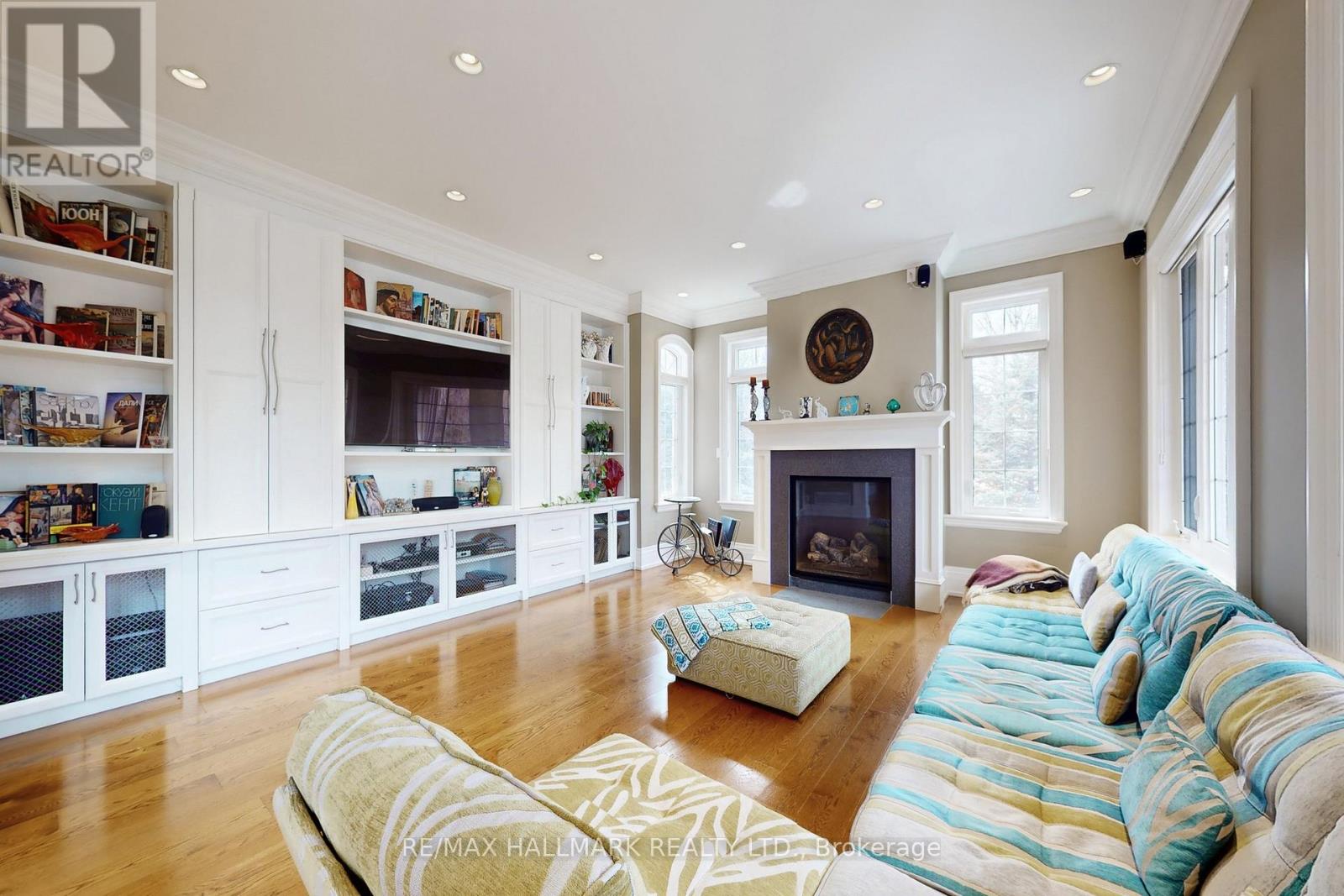 206 Churchill Avenue, King, Ontario L7B 0G9 - Photo 10 - N12937406