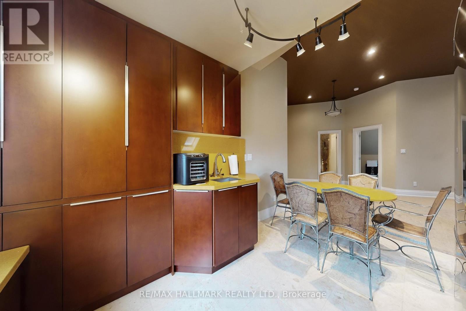 206 Churchill Avenue, King, Ontario L7B 0G9 - Photo 25 - N12937406