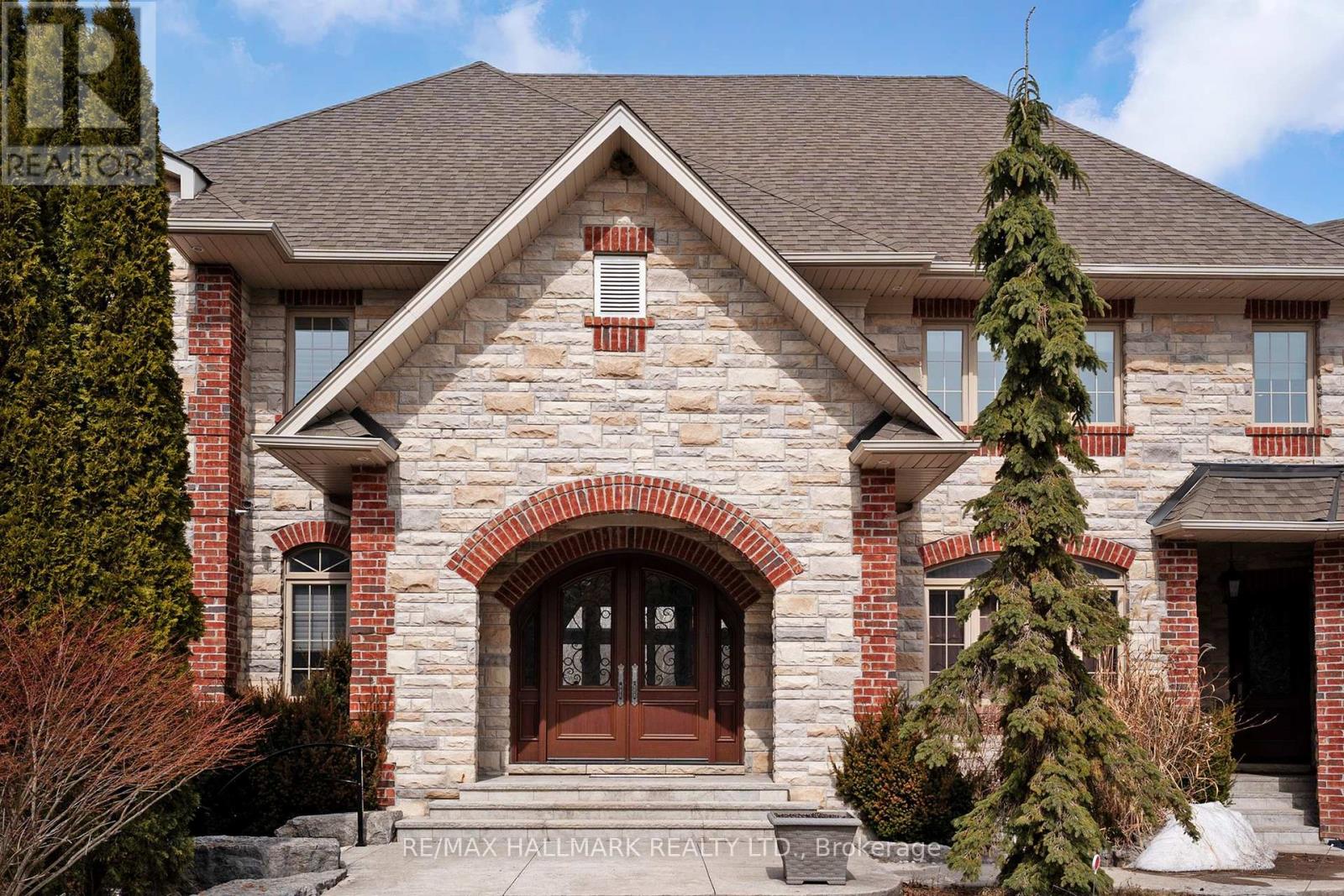 206 Churchill Avenue, King, Ontario L7B 0G9 - Photo 5 - N12937406