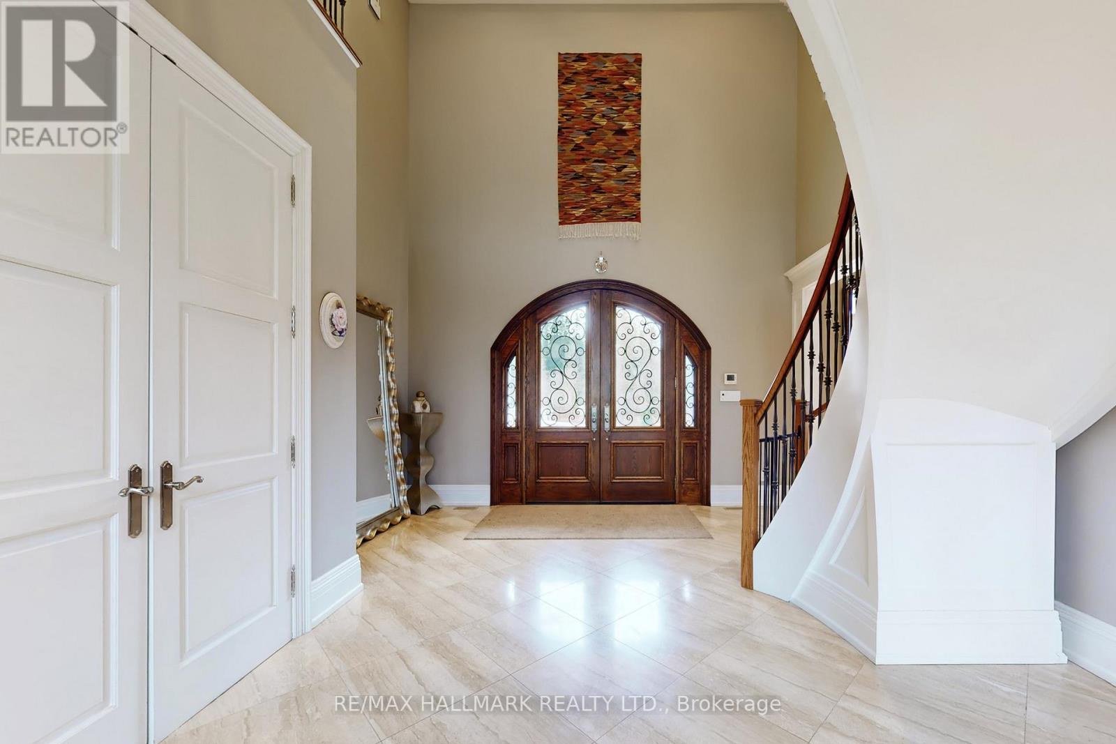 206 Churchill Avenue, King, Ontario L7B 0G9 - Photo 6 - N12937406