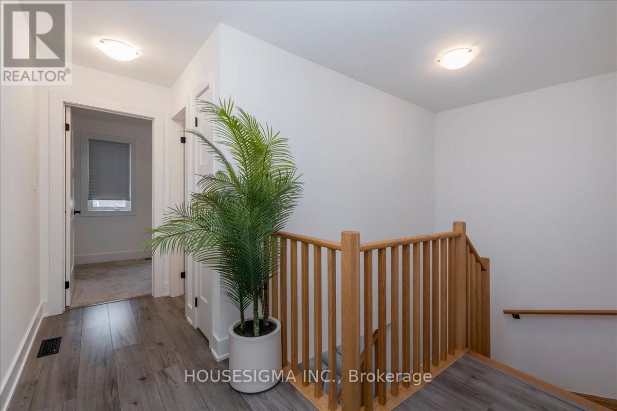 49 Hay Lane, Barrie, Ontario  L9J 0T6 - Photo 10 - S12937410