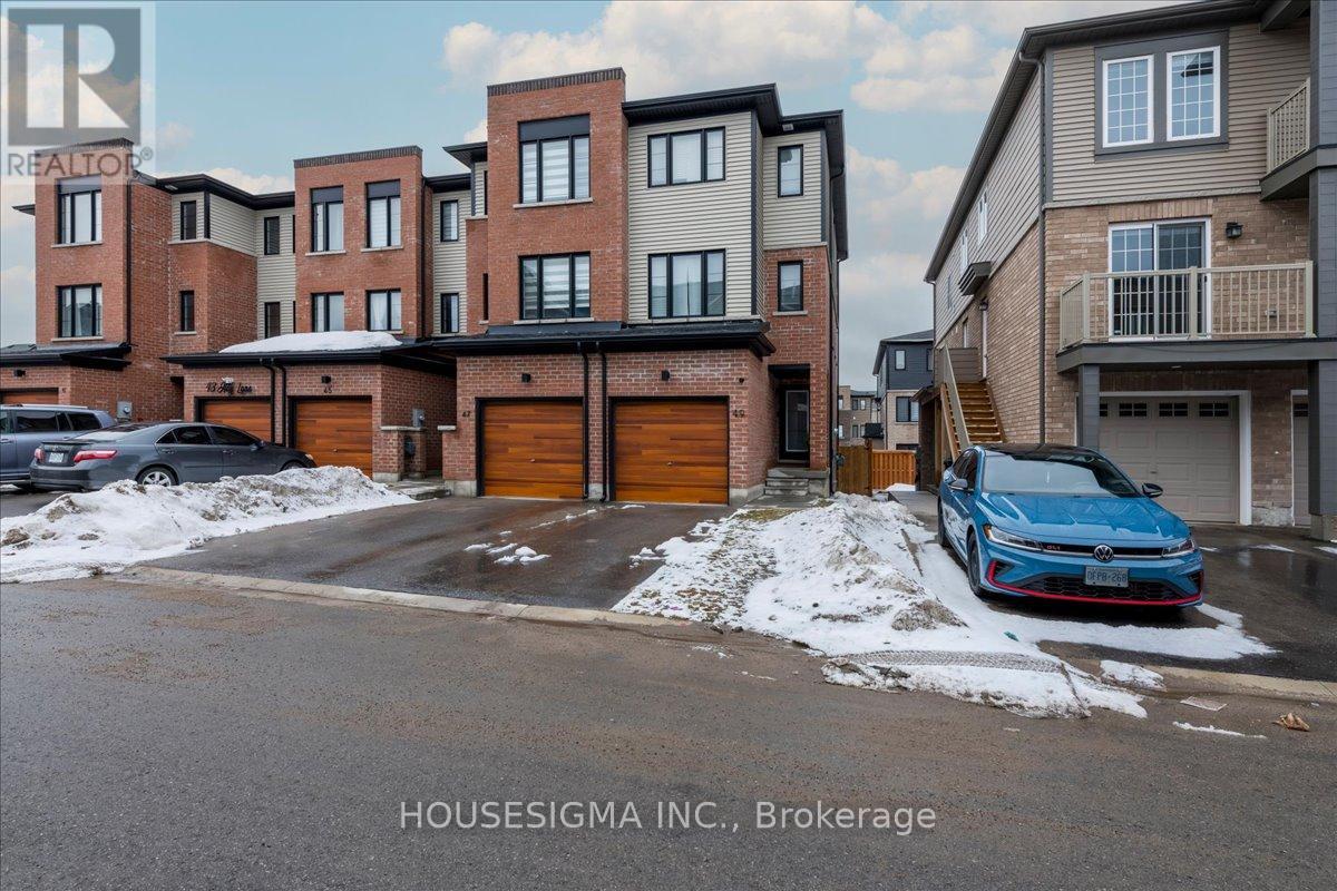 49 Hay Lane, Barrie, Ontario  L9J 0T6 - Photo 2 - S12937410