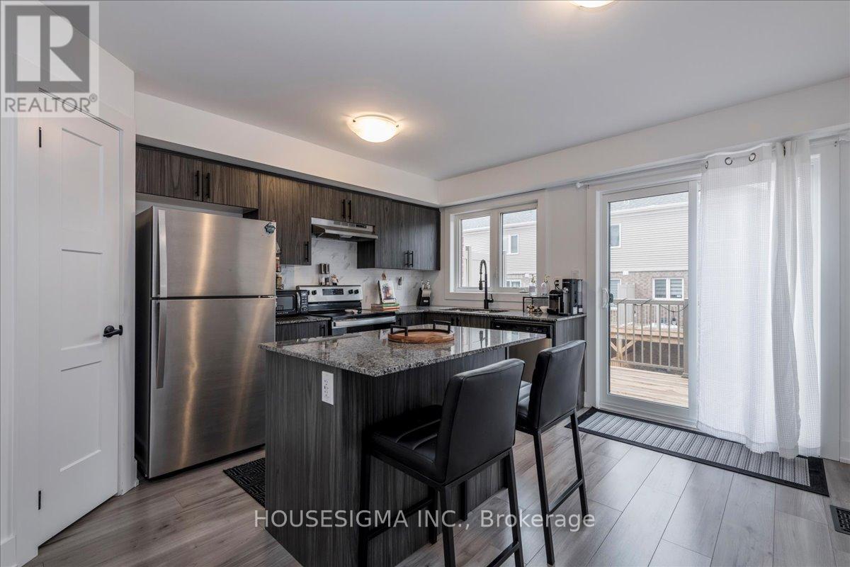 49 Hay Lane, Barrie, Ontario  L9J 0T6 - Photo 6 - S12937410