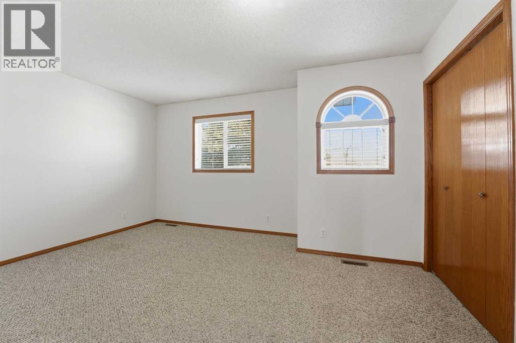 2 Davis Close, Red Deer, Alberta  T4R 2L4 - Photo 9 - A2295808