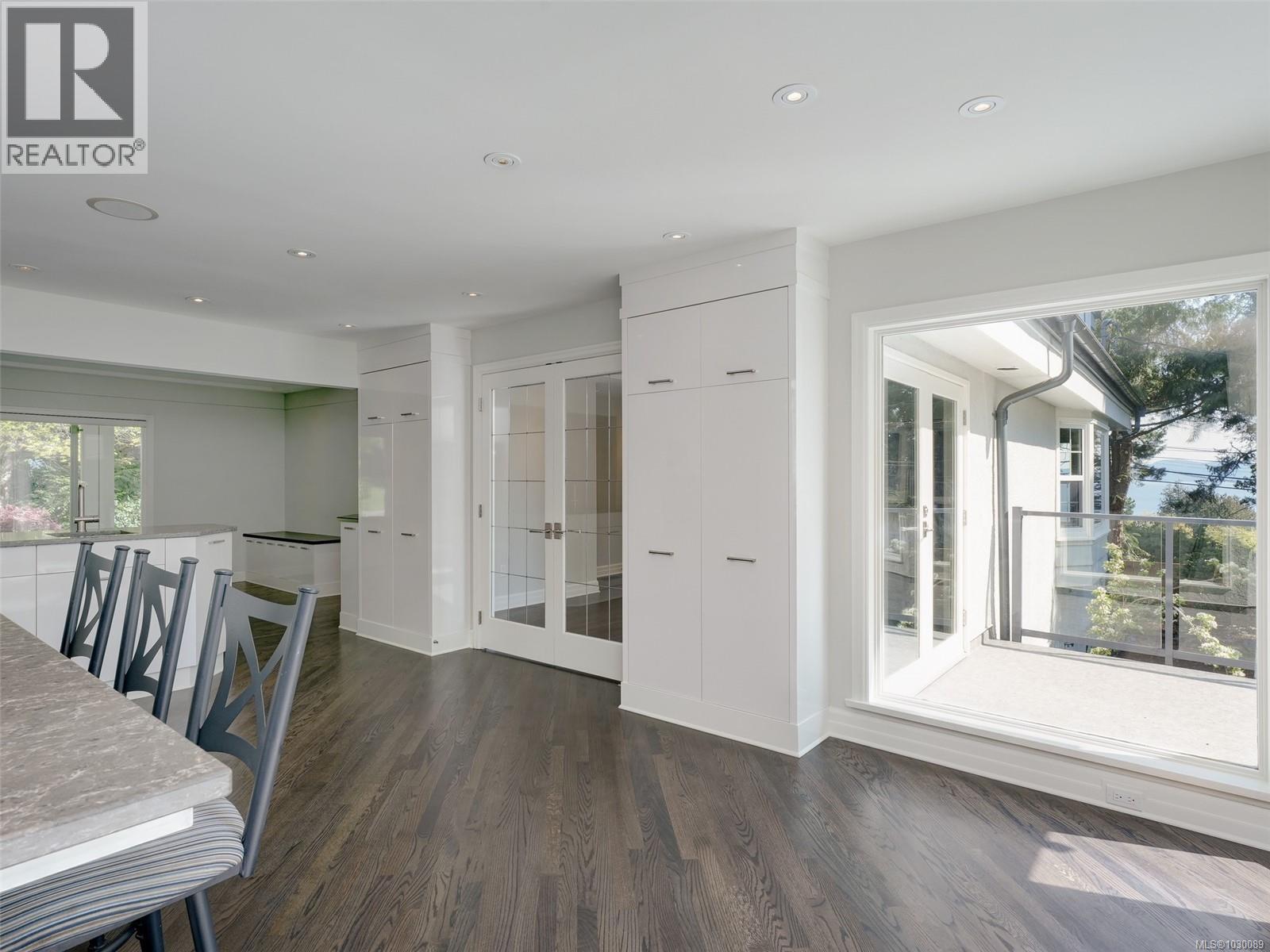 3977 Lexington Ave, Saanich, British Columbia  V8N 3Z5 - Photo 11 - 1030089