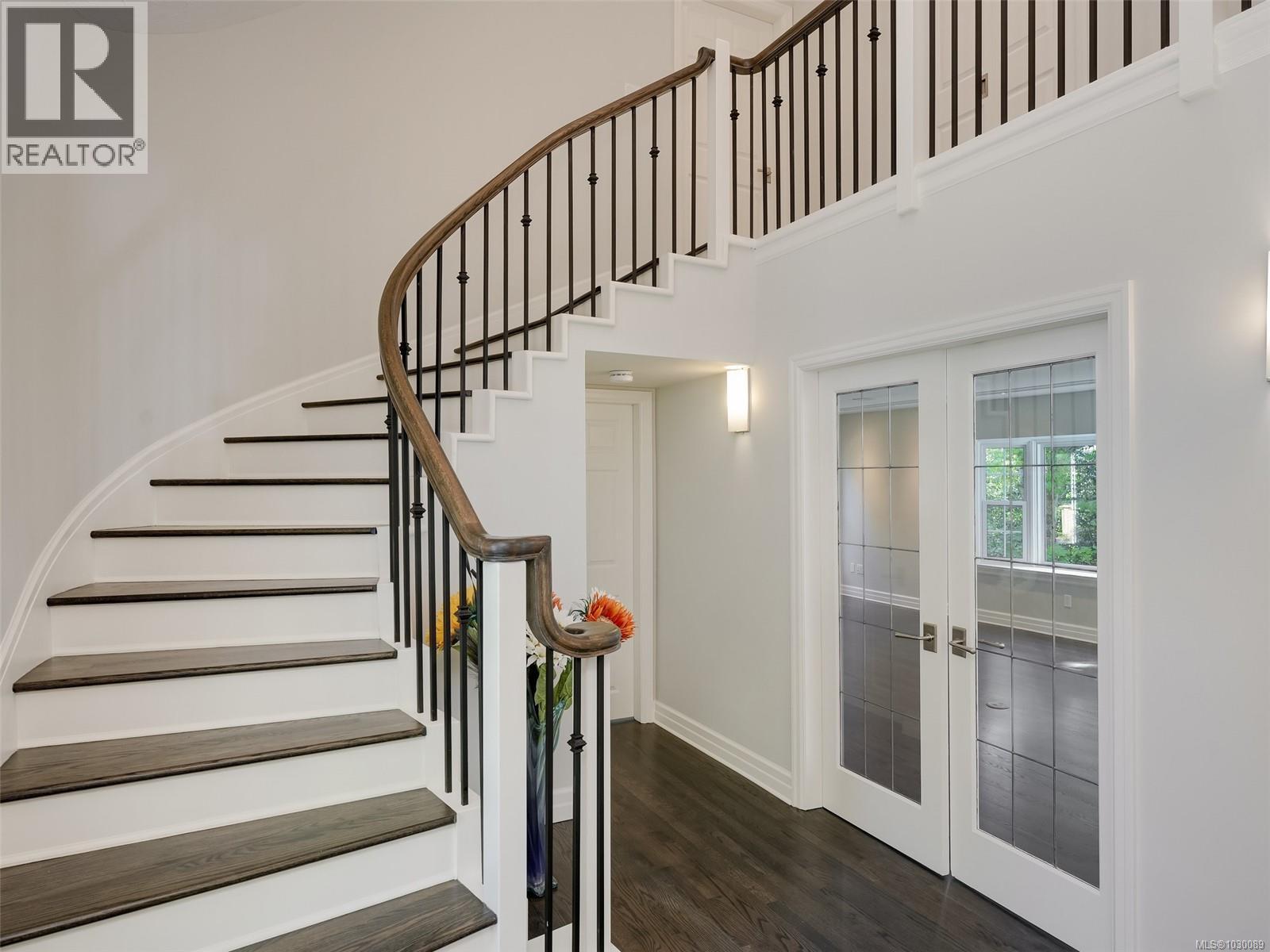 3977 Lexington Ave, Saanich, British Columbia  V8N 3Z5 - Photo 12 - 1030089