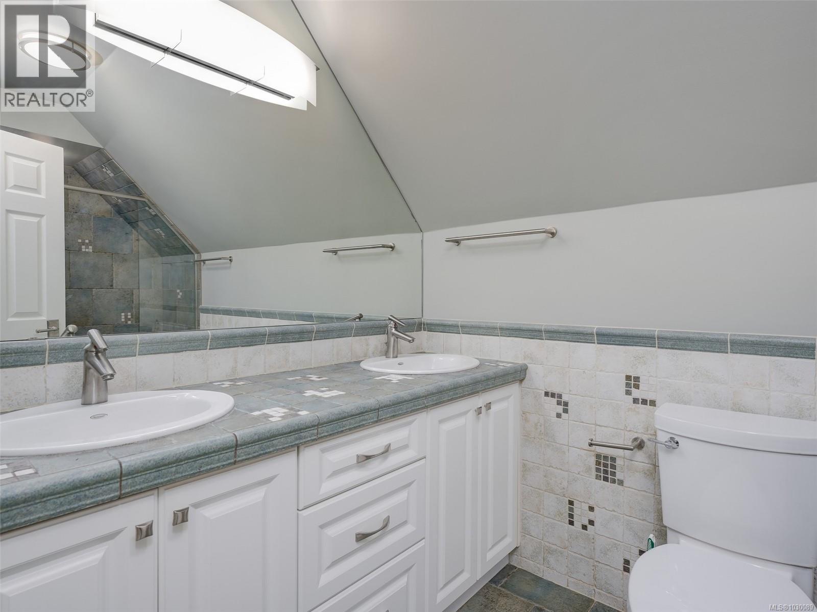 3977 Lexington Ave, Saanich, British Columbia  V8N 3Z5 - Photo 21 - 1030089