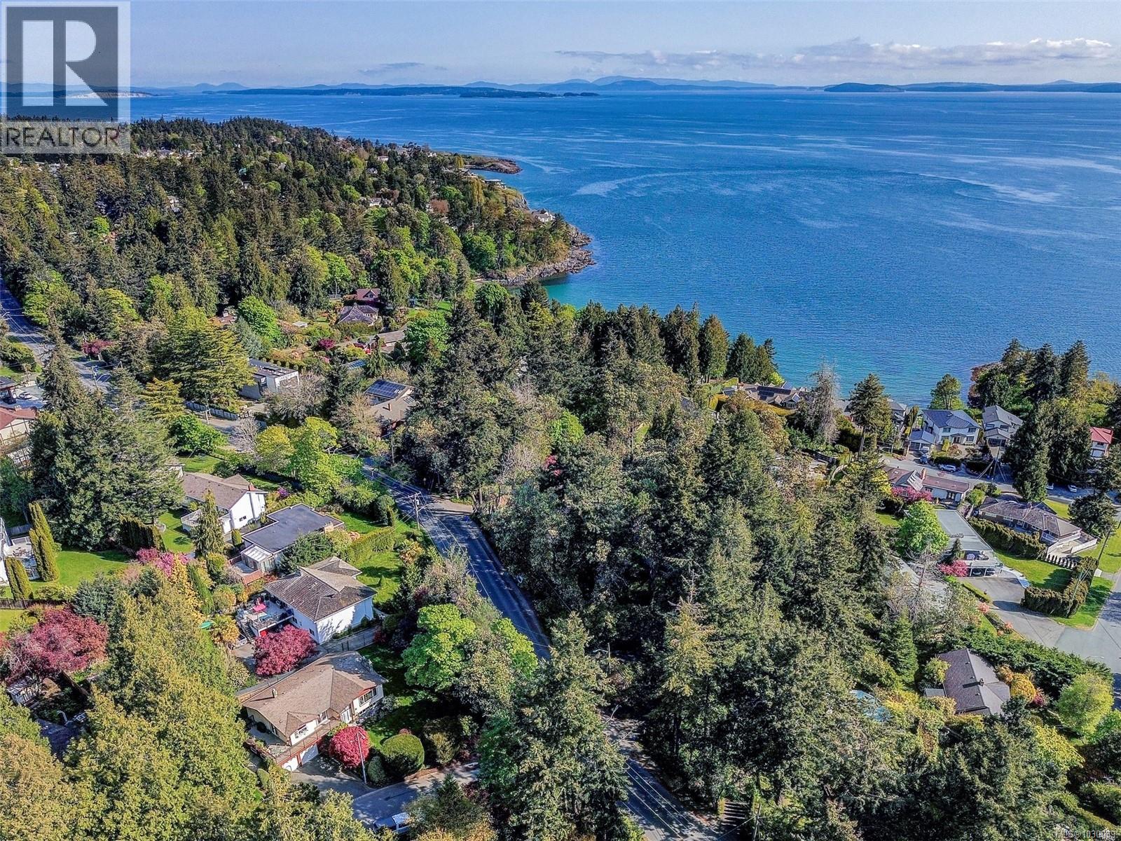 3977 Lexington Ave, Saanich, British Columbia  V8N 3Z5 - Photo 51 - 1030089