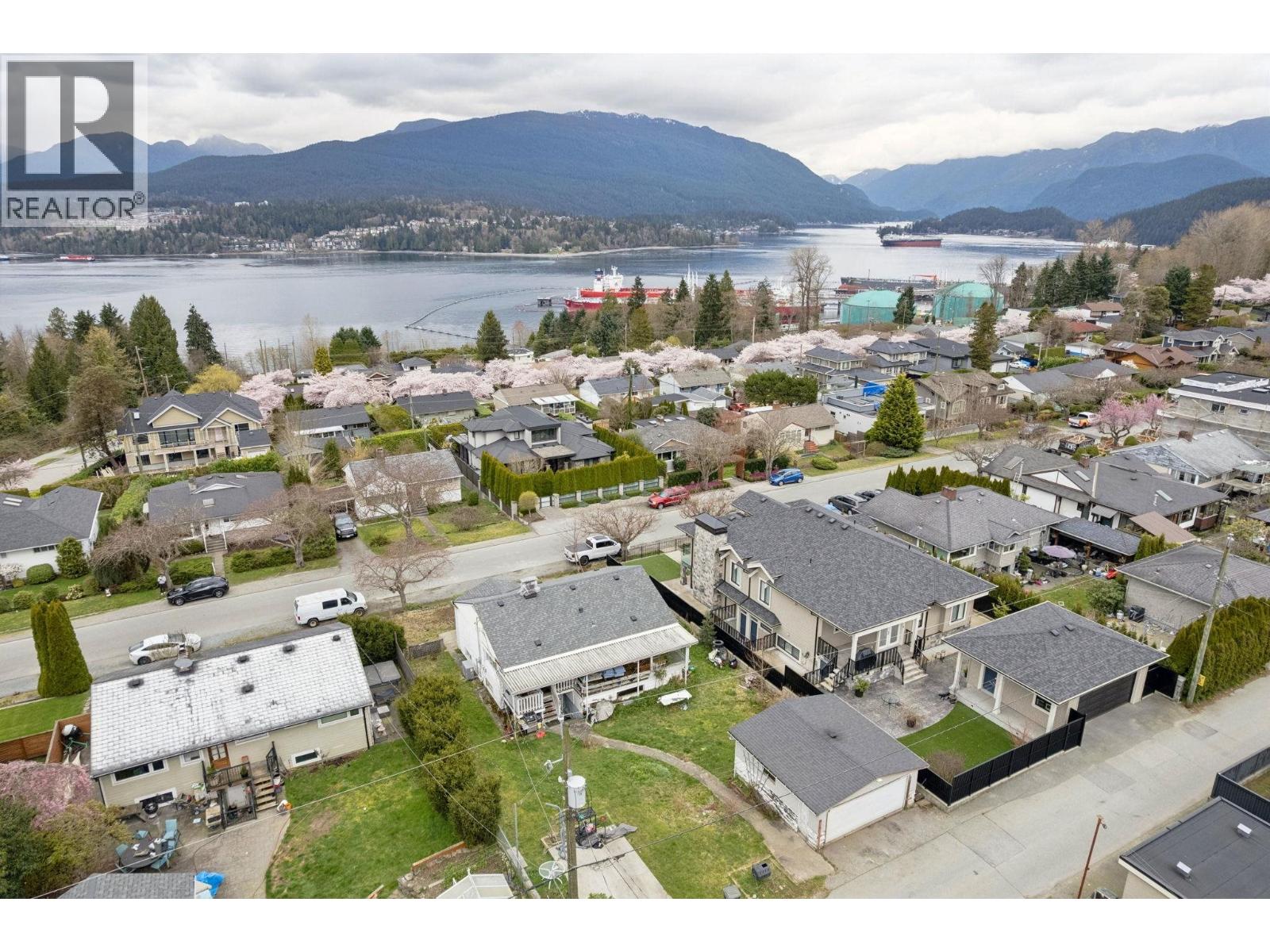 7016 Sierra Drive, Burnaby, British Columbia  V5A 1A5 - Photo 17 - R3103056