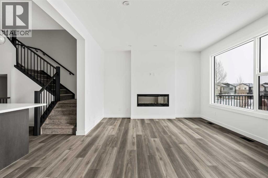 215 Silver Spruce Grove SW, Calgary, Alberta  T2X 5M2 - Photo 12 - A2297269