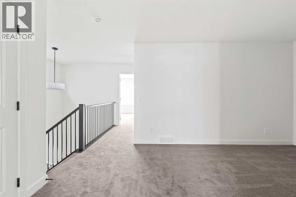 215 Silver Spruce Grove SW, Calgary, Alberta  T2X 5M2 - Photo 19 - A2297269