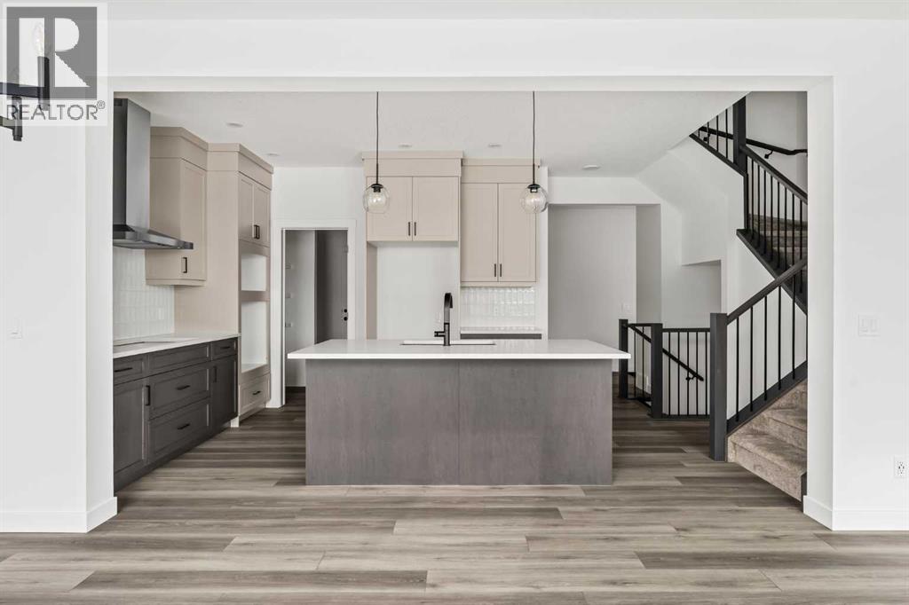 215 Silver Spruce Grove SW, Calgary, Alberta  T2X 5M2 - Photo 9 - A2297269