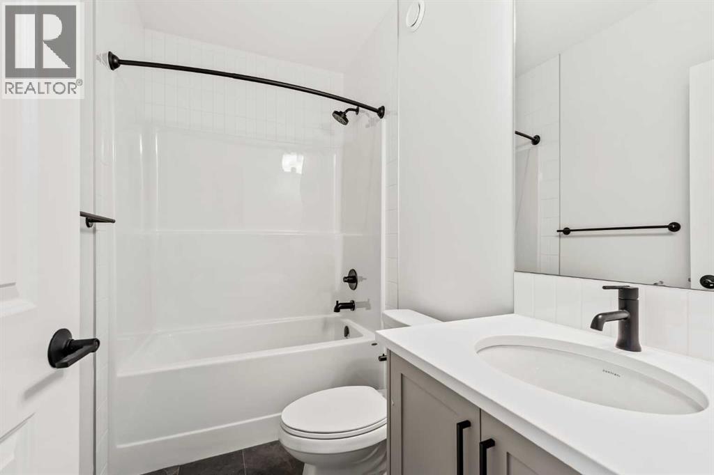 215 Silver Spruce Grove SW, Calgary, Alberta  T2X 5M2 - Photo 38 - A2297269