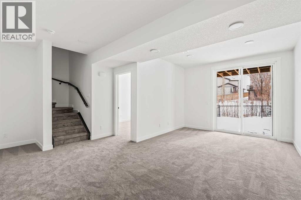 215 Silver Spruce Grove SW, Calgary, Alberta  T2X 5M2 - Photo 35 - A2297269
