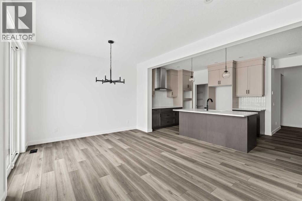 215 Silver Spruce Grove SW, Calgary, Alberta  T2X 5M2 - Photo 7 - A2297269