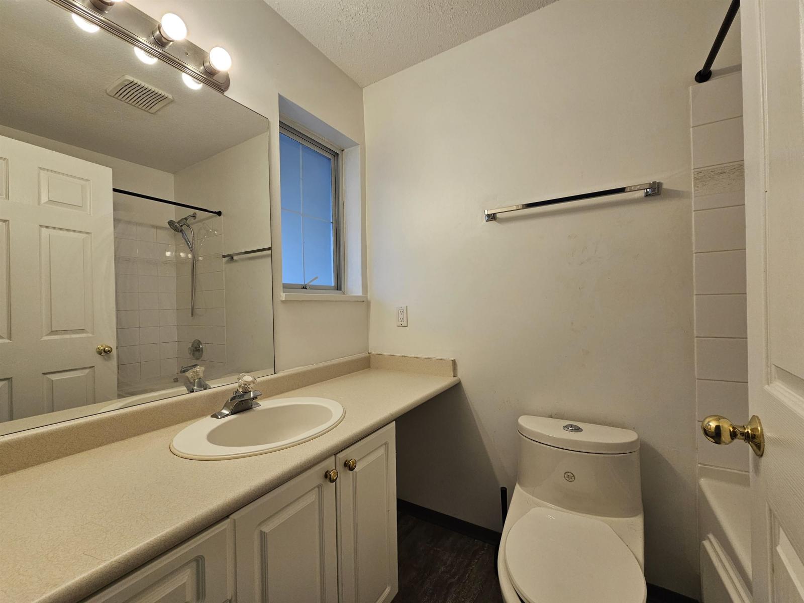 304 15258 105 Avenue, Surrey, British Columbia  V3R 0W8 - Photo 14 - R3104974