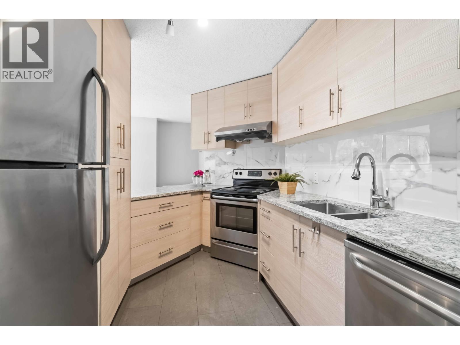 308 3970 Carrigan Court, Burnaby, British Columbia  V3N 4S5 - Photo 12 - R3104923