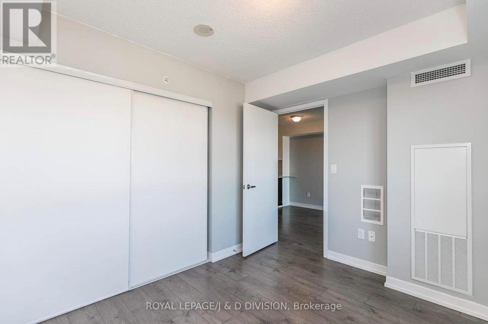 710 - 1420 Dupont Street, Toronto, Ontario  M6H 0C2 - Photo 8 - W12936966