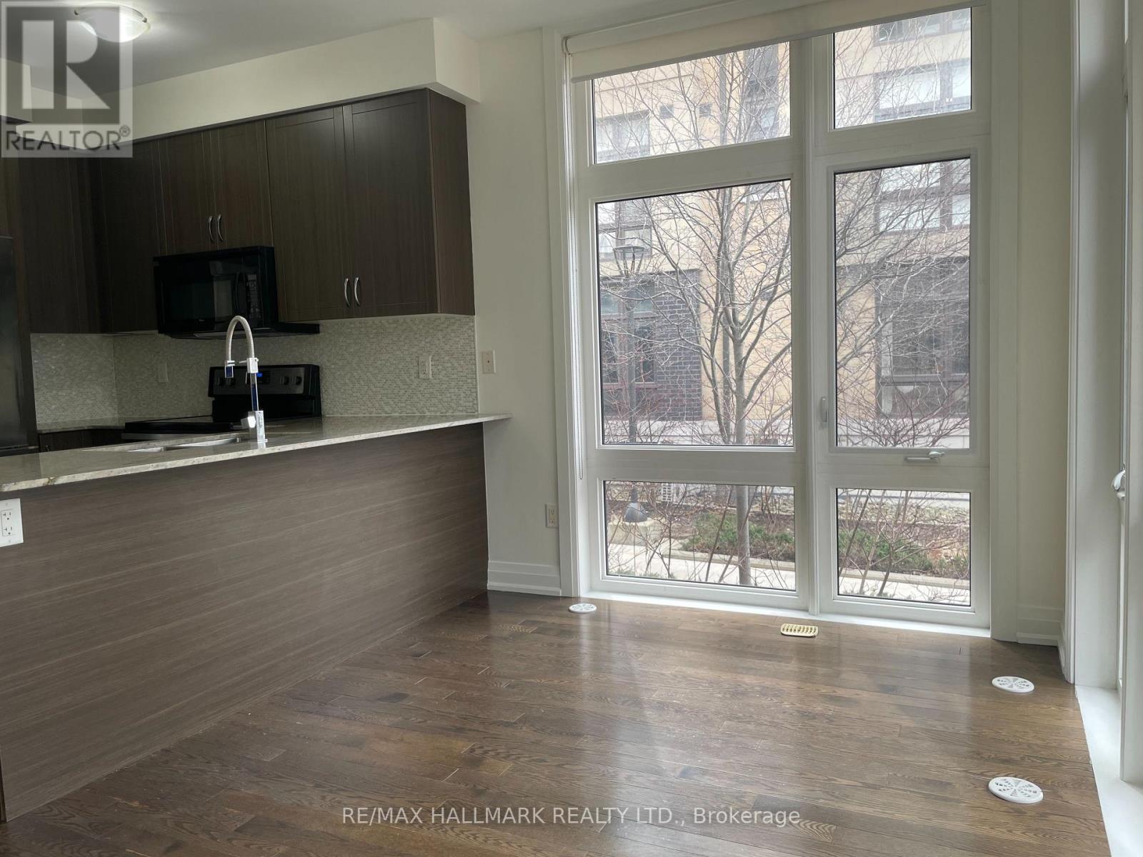 21 - 15 Eldora Avenue, Toronto, Ontario  M2M 0B5 - Photo 16 - C12937444