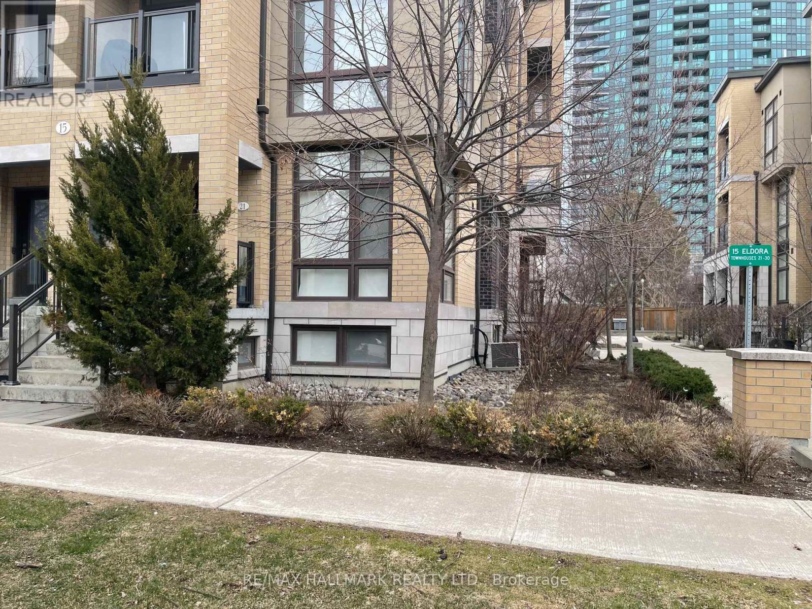 21 - 15 Eldora Avenue, Toronto, Ontario  M2M 0B5 - Photo 2 - C12937444