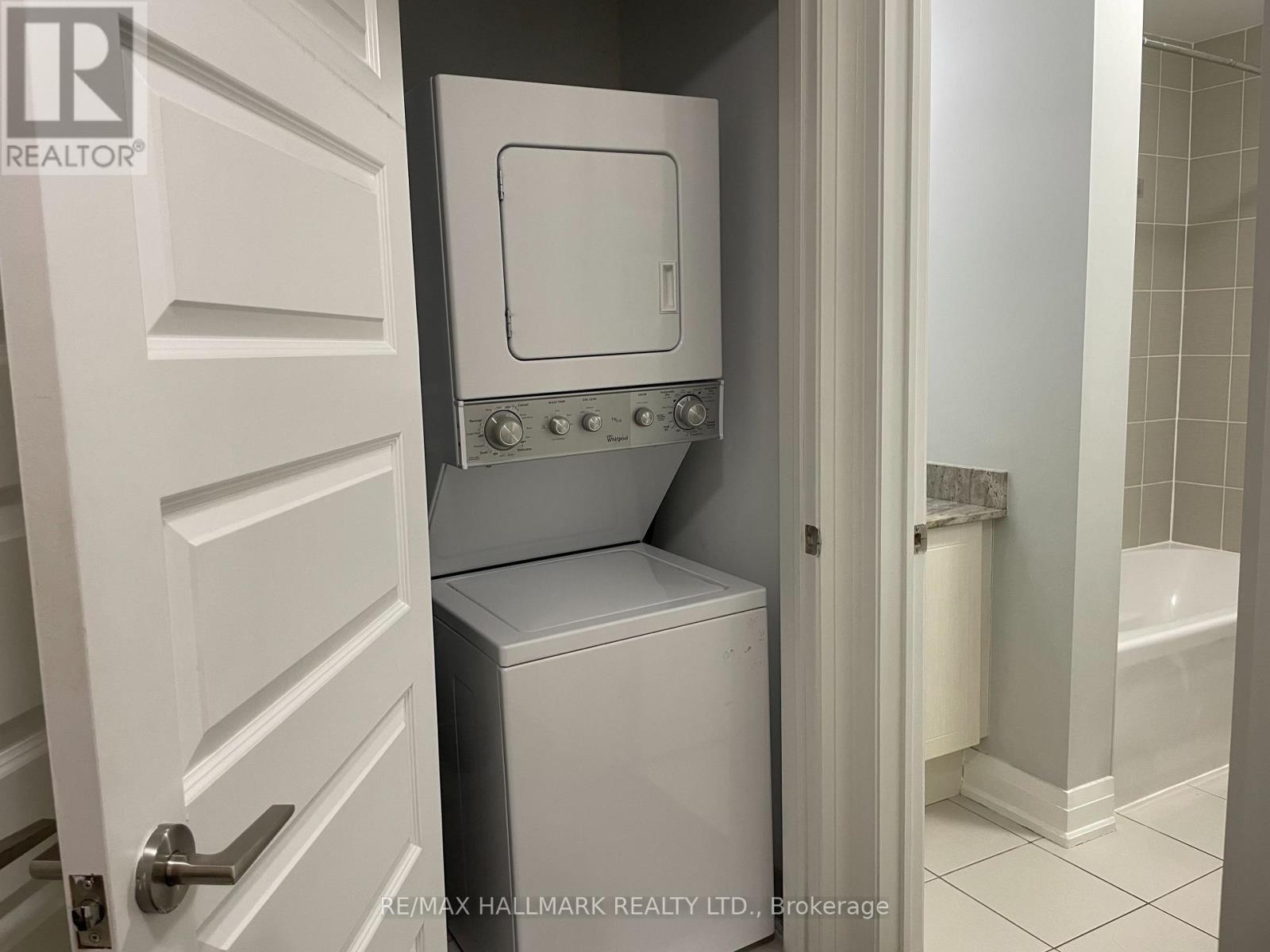 21 - 15 Eldora Avenue, Toronto, Ontario  M2M 0B5 - Photo 28 - C12937444