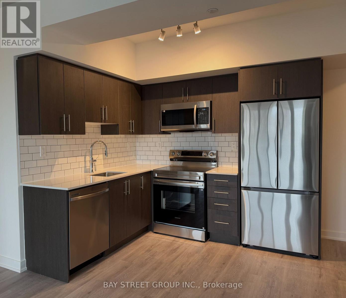 211 - 1010 Sandy Beach Road, Pickering, Ontario  L1W 3V9 - Photo 5 - E12937460