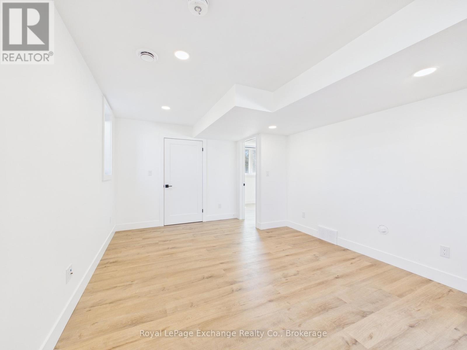 1085 Sutton Street, Kincardine, Ontario  N2Z 2G1 - Photo 12 - X12769474