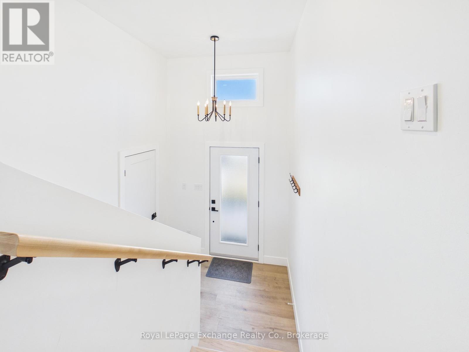 1085 Sutton Street, Kincardine, Ontario  N2Z 2G1 - Photo 2 - X12769474