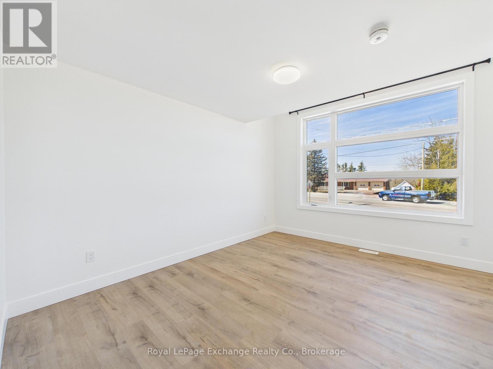 1085 Sutton Street, Kincardine, Ontario  N2Z 2G1 - Photo 10 - X12769474