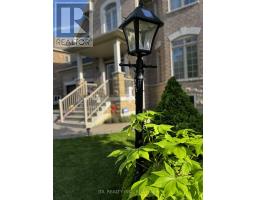 SECOND FLOOR ROOM B - 936 GORING CIRCLE, Newmarket, Ontario