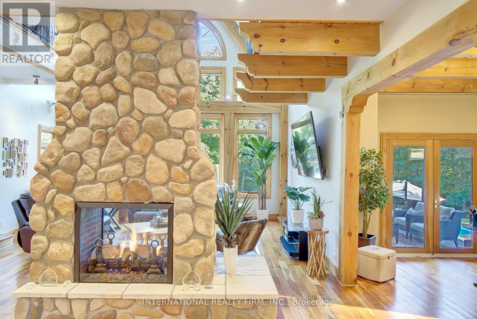 6 Pinehurst Lane, Springwater, Ontario  L9X 0C7 - Photo 10 - S12937482