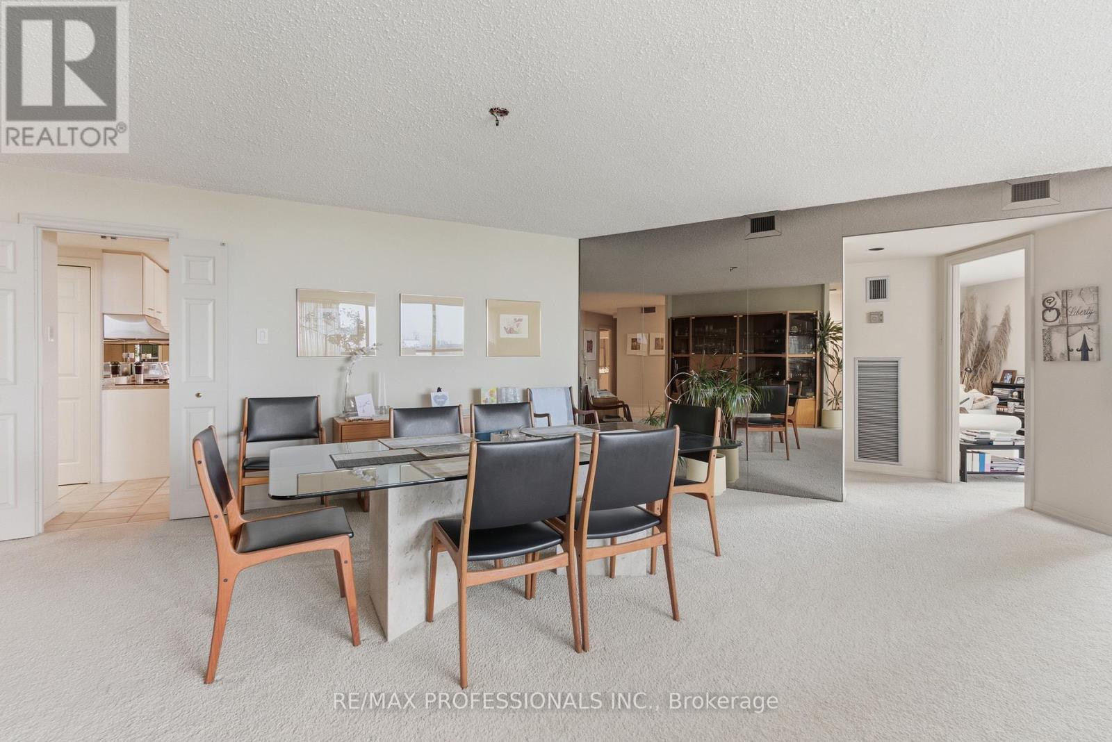 1806 - 2010 Islington Avenue, Toronto, Ontario  M9P 3S8 - Photo 13 - W12937434