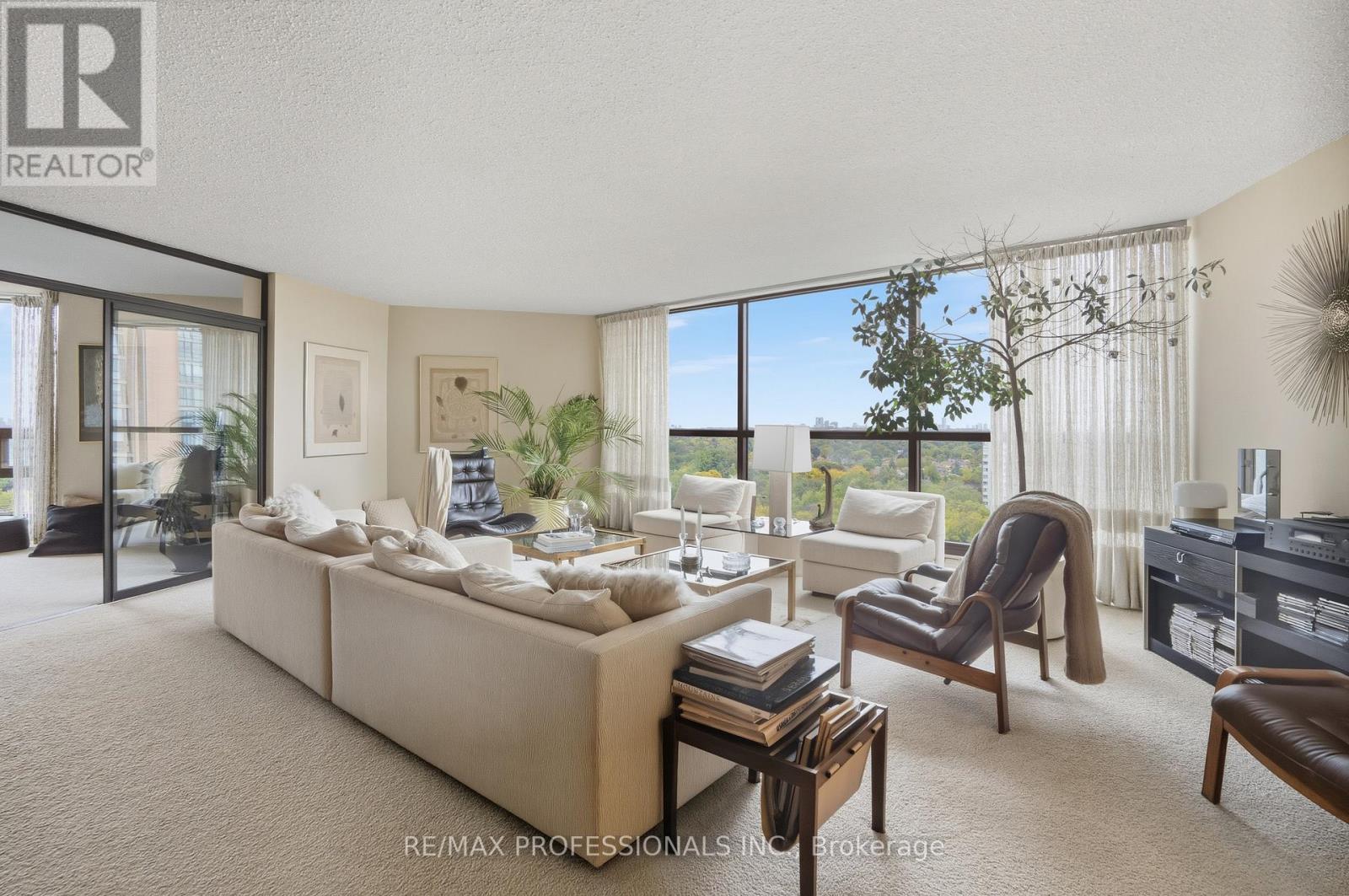 1806 - 2010 Islington Avenue, Toronto, Ontario  M9P 3S8 - Photo 8 - W12937434