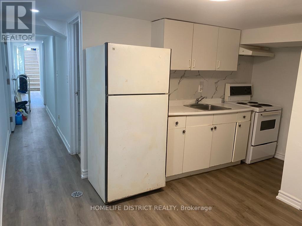 135 EMERSON AVENUE, Toronto, Ontario