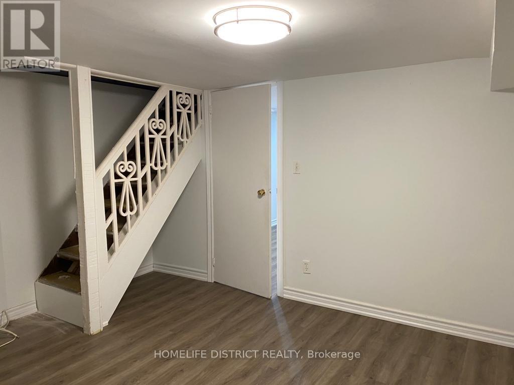 135 Emerson Avenue, Toronto, Ontario M6H 3T2 - Photo 2 - W12937476