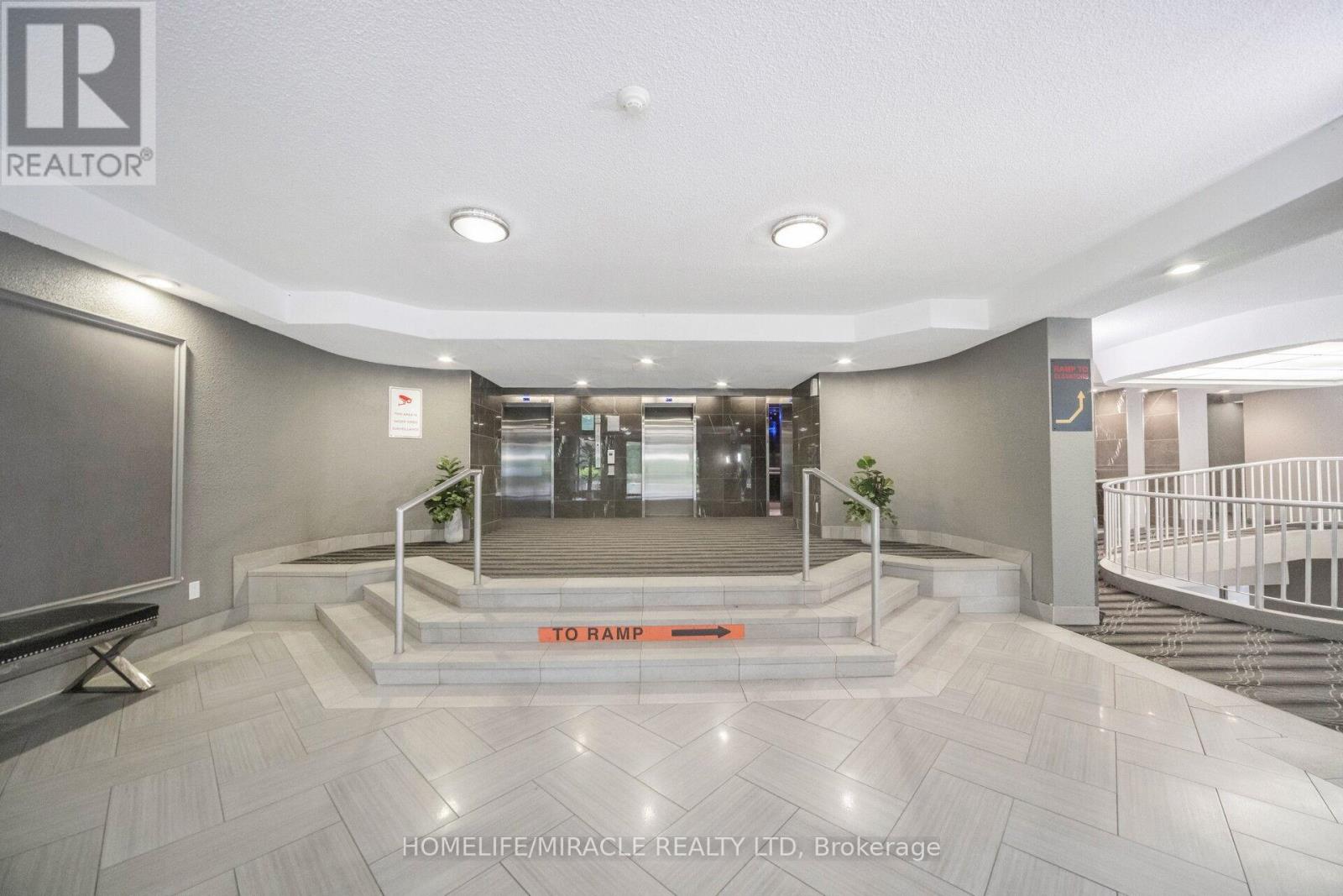 1802 - 8 Lisa Street, Brampton, Ontario  L6T 4S6 - Photo 14 - W12937502